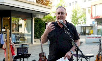 SEV-Präsident Matthias Hartwich sprach letztes Jahr am 1. Mai in Chur. Dieses Jahr wird er in Olten am Tag der Arbeit sprechen.